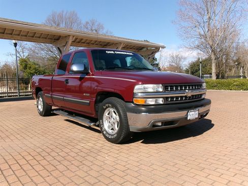 Used 1999 Chevrolet Silverado 1500 LS w/ Firm Ride Suspension Pkg image 3