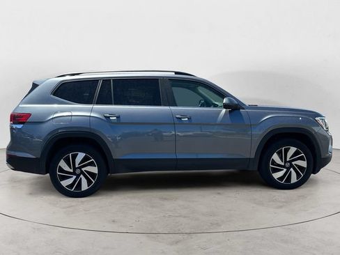 Used 2024 Volkswagen Atlas SE AWD/4WD image 4