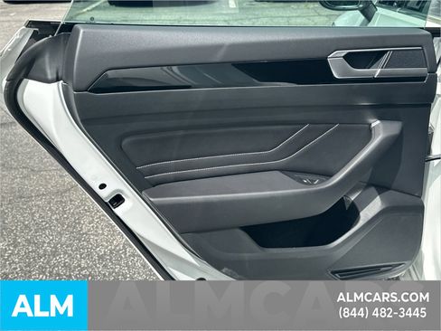 Used 2023 Volkswagen Arteon SE FWD image 26