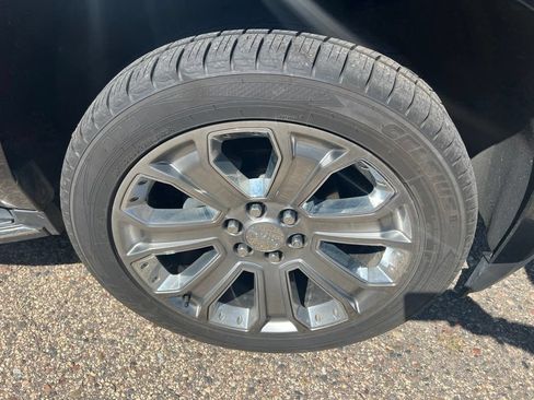 Used 2018 GMC Yukon Denali w/ Open Road Package AWD/4WD image 17