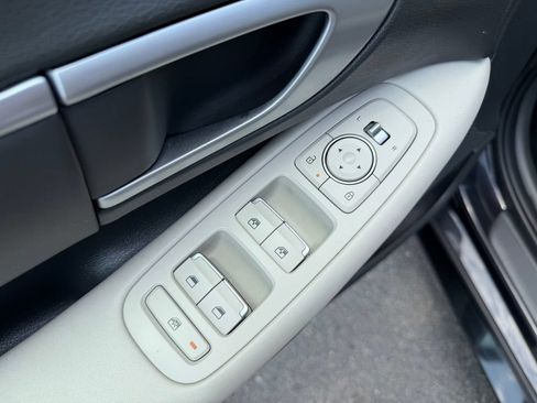 Used 2025 Hyundai Sonata SEL FWD image 15