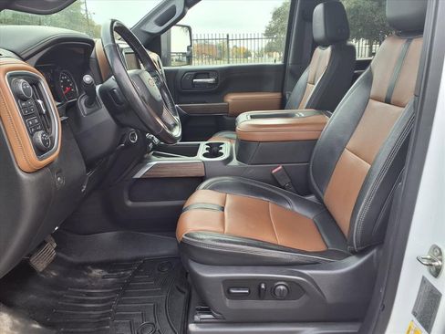 Used 2020 Chevrolet Silverado 2500 High Country w/ Technology Package image 8