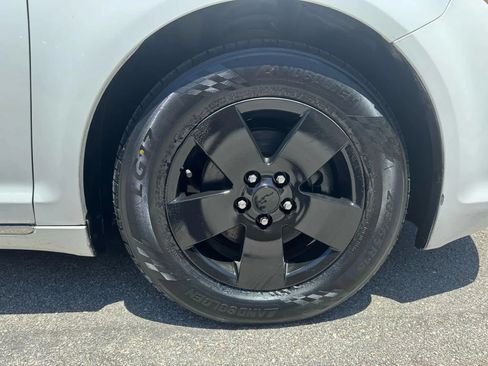 Used 2010 Chevrolet Malibu LT FWD image 17
