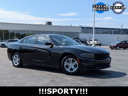Used 2023 Dodge Charger SXT image 2