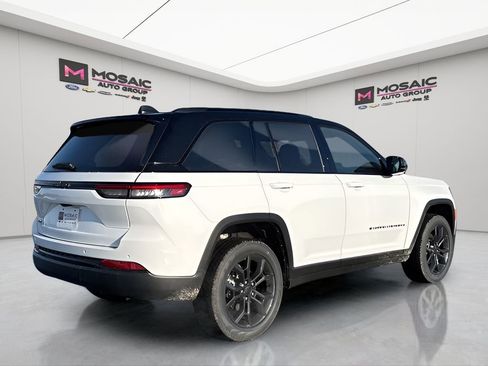 New 2025 Jeep Grand Cherokee Limited w/ Trailer Tow Package image 8