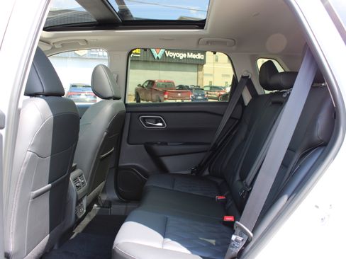 Certified 2026 Nissan Rogue Platinum w/ Platinum Premium Package AWD/4WD image 12