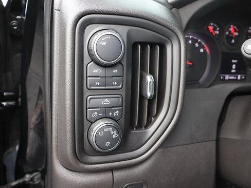 Used 2022 Chevrolet Silverado 1500 Custom Trail Boss AWD/4WD image 8