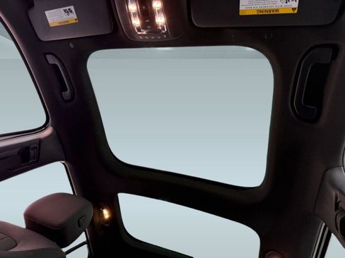 New 2026 Mercedes-Benz GLB 250 image 11