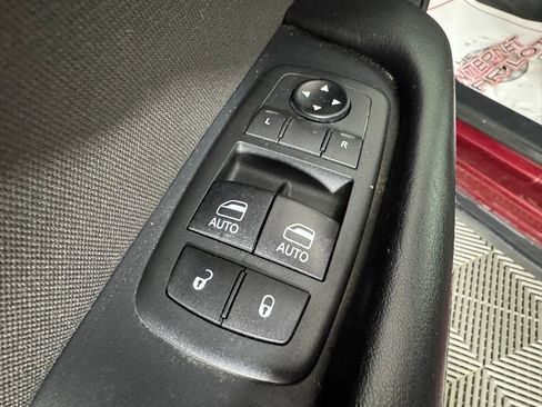 Used 2021 Dodge Challenger SXT w/ Driver Convenience Group image 34