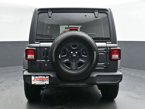 Used 2021 Jeep Wrangler Unlimited Sport AWD/4WD image 7