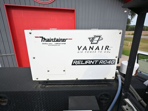 Used 2016 Ford F550 2WD Regular Cab Super Duty image 48
