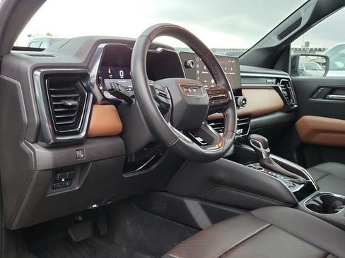 Used 2023 GMC Canyon AT4 w/ AT4 Premium Package AWD/4WD image 9