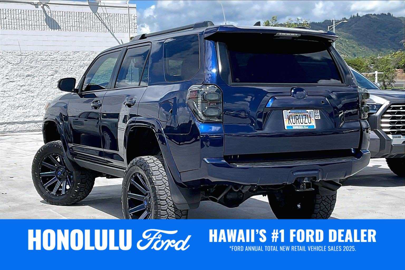 Used 2021 Toyota 4Runner SR5 AWD/4WD image 4