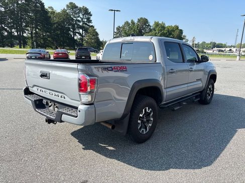 Used 2020 Toyota Tacoma TRD Off-Road w/ TRD Premium Off Road Package AWD/4WD image 8
