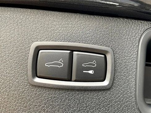 New 2025 Porsche Macan image 21