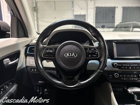 Used 2018 Kia Niro EX image 34