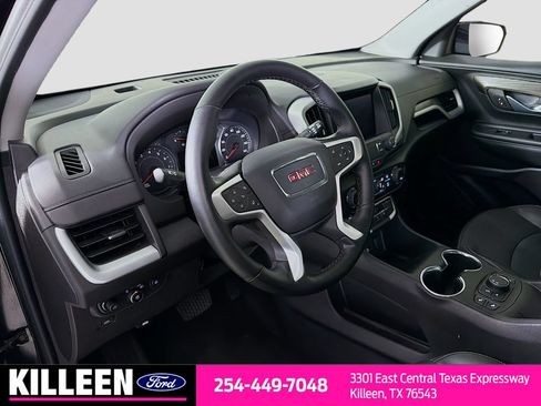 Used 2024 GMC Terrain SLT w/ Elevation Edition FWD image 11