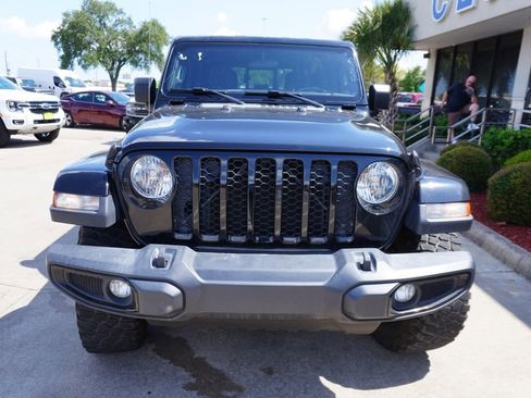 Used 2022 Jeep Gladiator Sport AWD/4WD image 2