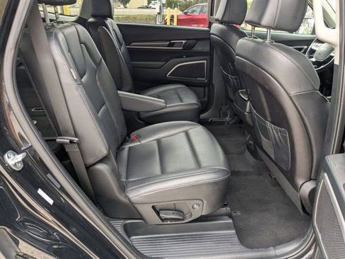 Used 2025 Kia Telluride S image 27