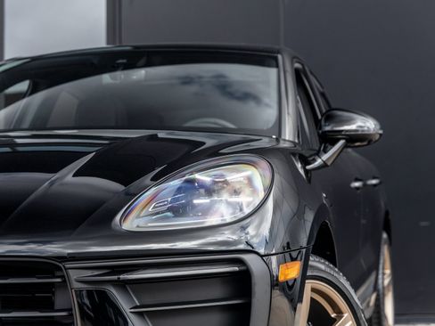 New 2026 Porsche Macan AWD/4WD image 16