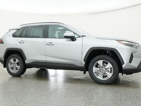 New 2025 Toyota RAV4 XLE image 28