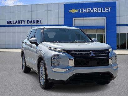 Used 2024 Mitsubishi Outlander ES