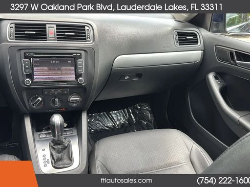 Used 2014 Volkswagen Jetta SE FWD image 30