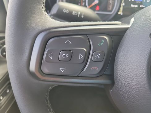 Used 2025 Jeep Gladiator Mojave AWD/4WD image 29