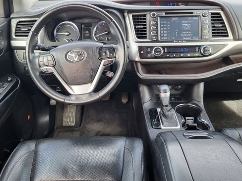 Used 2017 Toyota Highlander Limited image 18