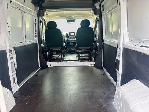 Used 2024 RAM ProMaster 2500 w/ Upfitter's Prep Package FWD image 19