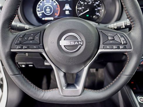 Used 2023 Nissan Kicks SR w/ SR Premium Package FWD image 16