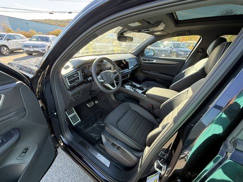 New 2026 Volkswagen Atlas Cross Sport SEL R-Line image 10