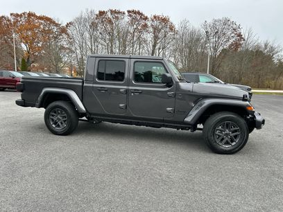 New 2026 Jeep Gladiator Sport