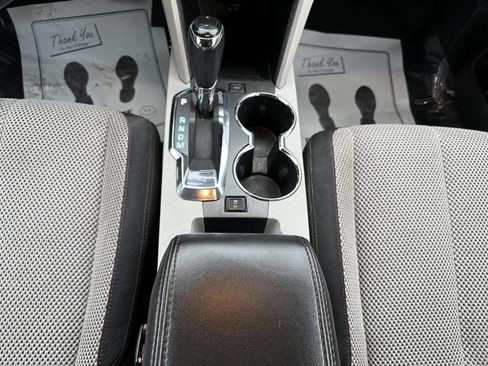 Used 2017 Chevrolet Equinox LT w/ Convenience Package image 18