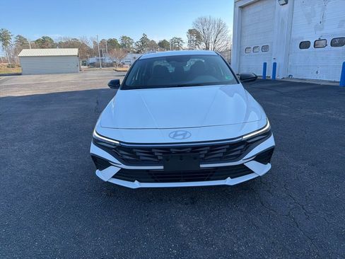 New 2025 Hyundai Elantra Sport image 9