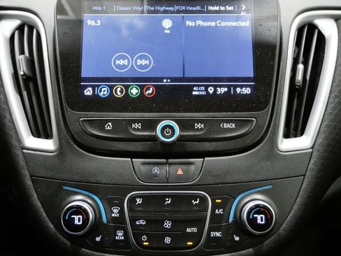 Used 2024 Chevrolet Malibu LT image 20