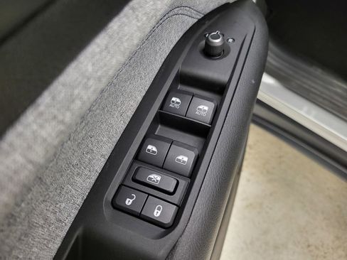 Used 2023 Jeep Compass Sport image 24