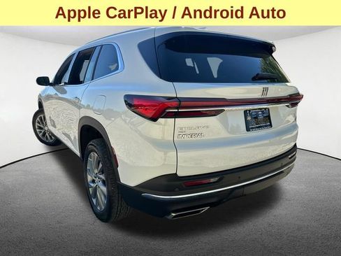 Used 2025 Buick Enclave Preferred AWD/4WD image 10
