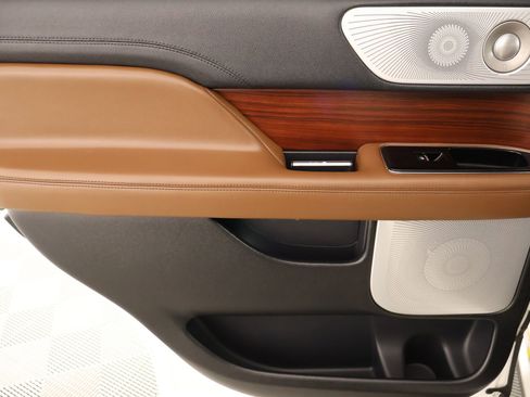 Certified 2023 Lincoln Navigator Reserve image 18