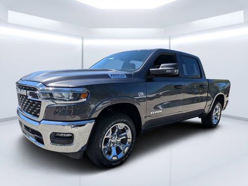 New 2026 RAM 1500 4x4 Crew Cab image 7