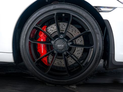 Certified 2018 Porsche 911 GT3 image 11