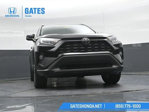 Used 2019 Toyota RAV4 XLE Premium w/ Cold Weather Package AWD/4WD image 40