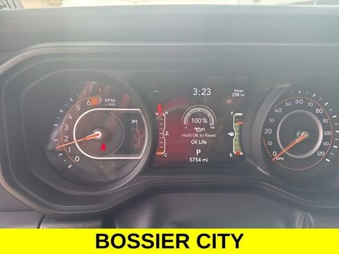 Used 2024 Jeep Wrangler Unlimited Sahara w/ Safety Group image 14