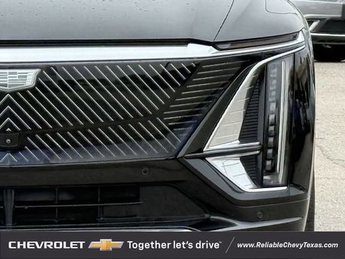 Used 2024 Cadillac Lyriq Luxury w/ LPO, Floor Liner Package RWD image 4