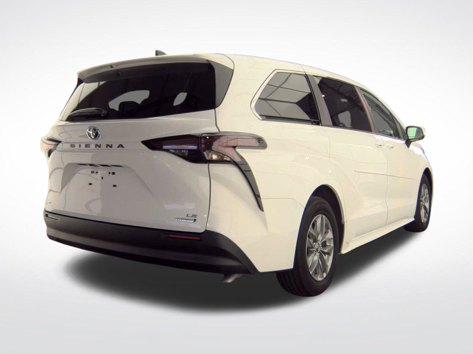 Used 2024 Toyota Sienna LE AWD/4WD image 4