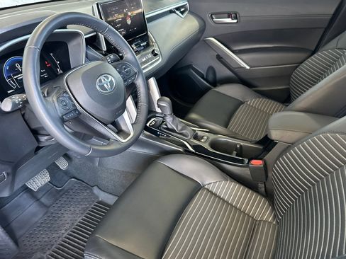 Used 2023 Toyota Corolla Cross AWD Hybrid w/ Convenience Package image 9
