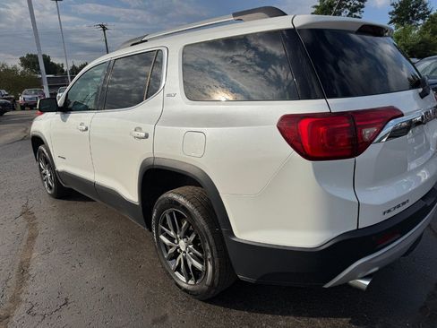 Used 2017 GMC Acadia SLT AWD/4WD image 10