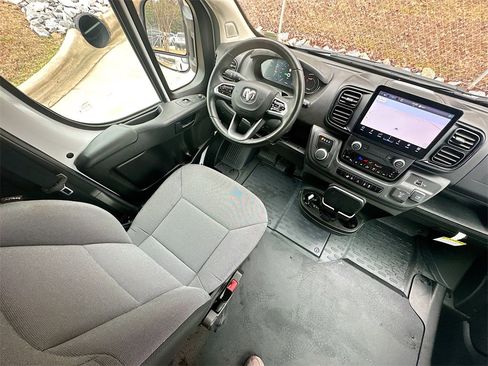 Used 2024 RAM ProMaster 3500 w/ Delivery Van Package image 9