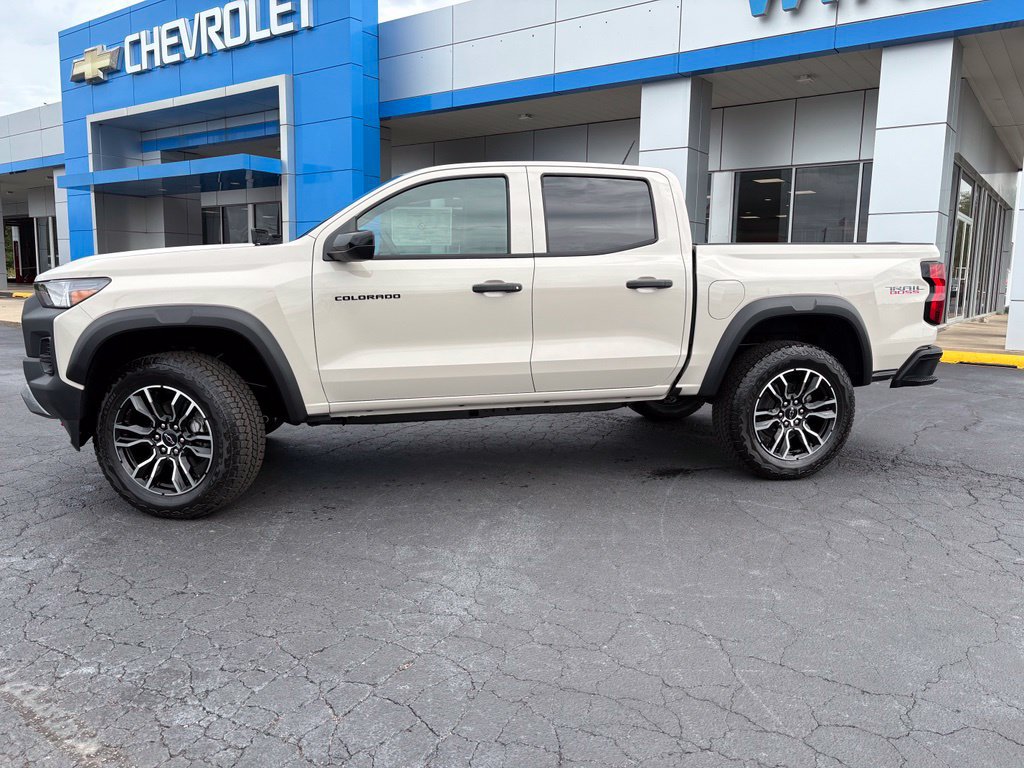 New 2026 Chevrolet Colorado Trail Boss AWD/4WD image 2