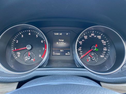 Used 2018 Volkswagen Passat 2.0T SE image 14